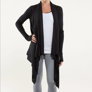 Lululemon Universal Wrap